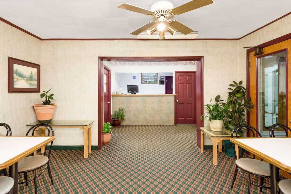Knights Inn Galax - photo 15