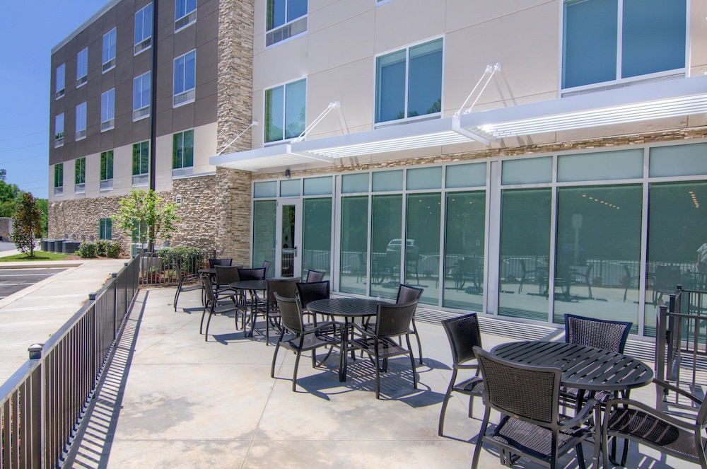 Holiday Inn Express & Suites Mobile University Area by IHG - photo 51