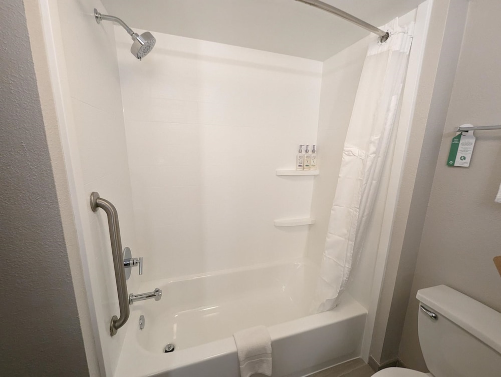 Holiday Inn Express Indianapolis Airport by IHG - photo 35