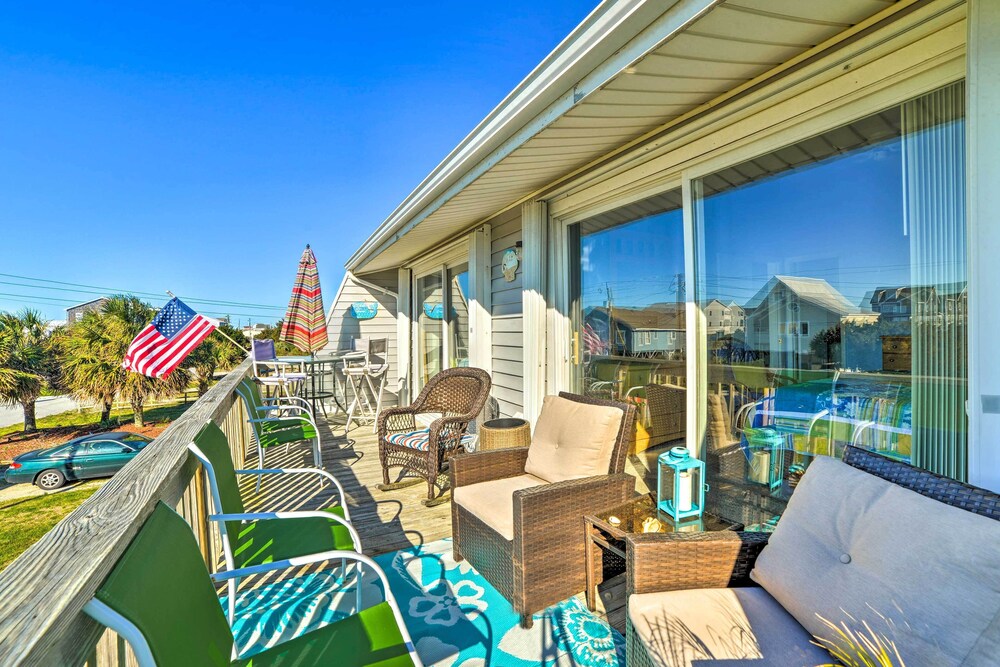 Coastal Atlantic Beach Duplex Less Than 1 Mi to Boardwalk in Atlantic Beach, United States