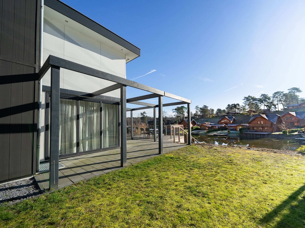 Modern Holiday Home Near Brunssummerheide — 4-Star Luxury Hotel in Brunssum, Netherlands