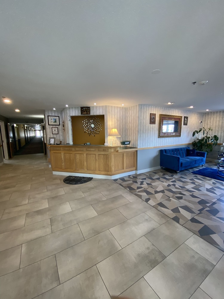Coos Motor Inn - photo 5