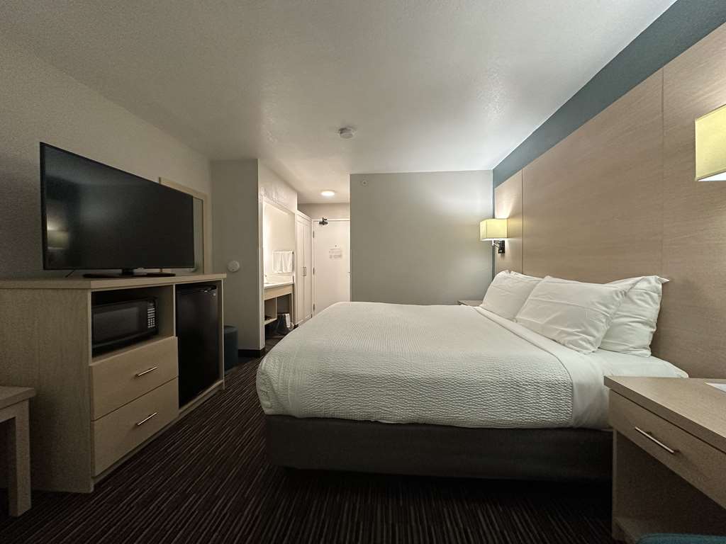 Best Western Watertown - photo 10