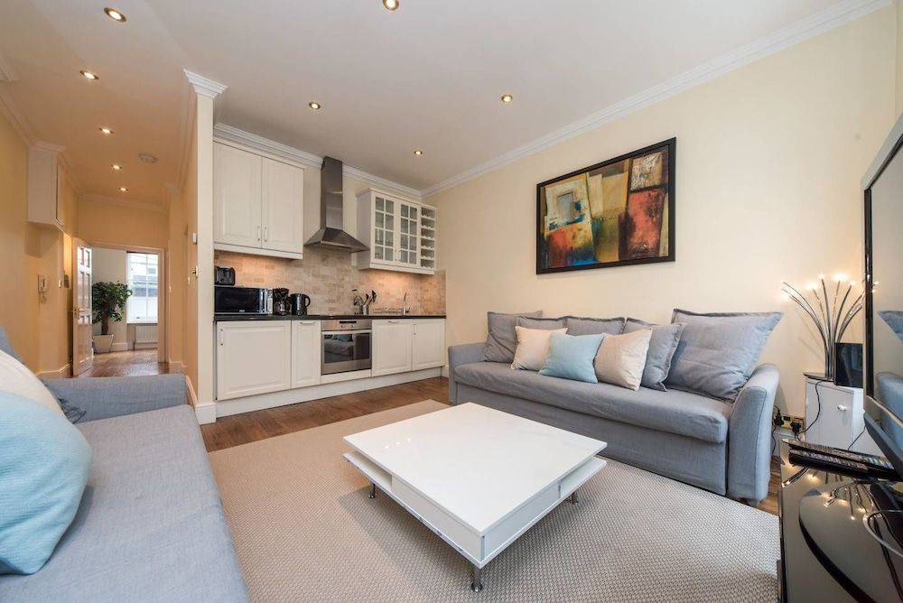 PML Exclusive Apartments Piccadilly — 4-Star Luxury Hotel in London, United Kingdom