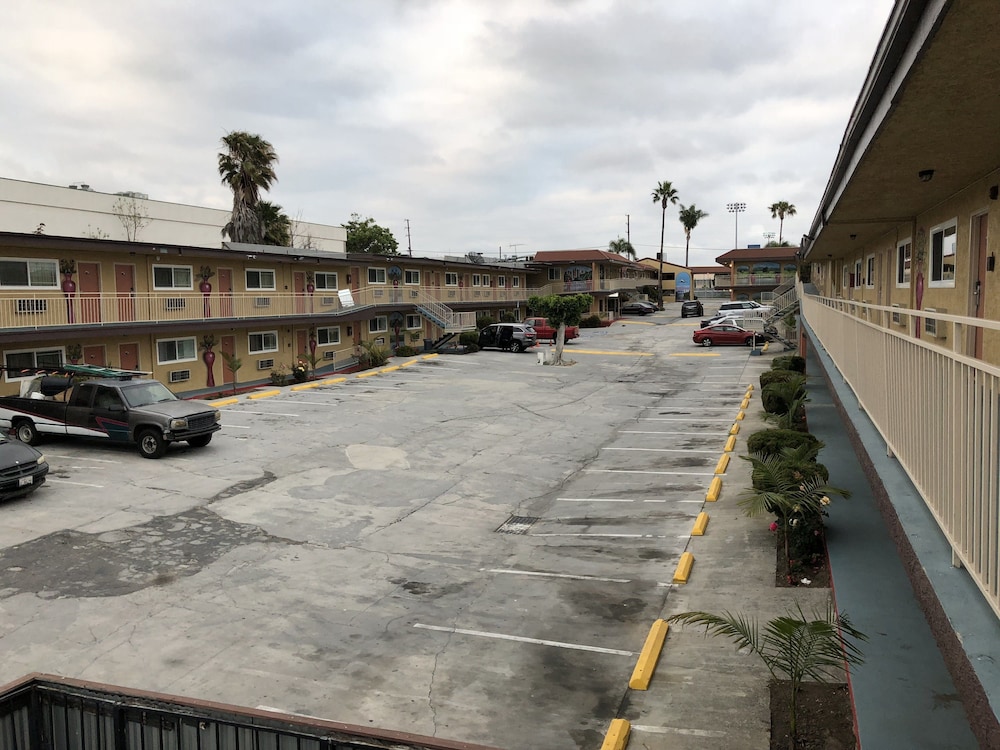 Los Angeles Inn & Suites LAX - photo 37