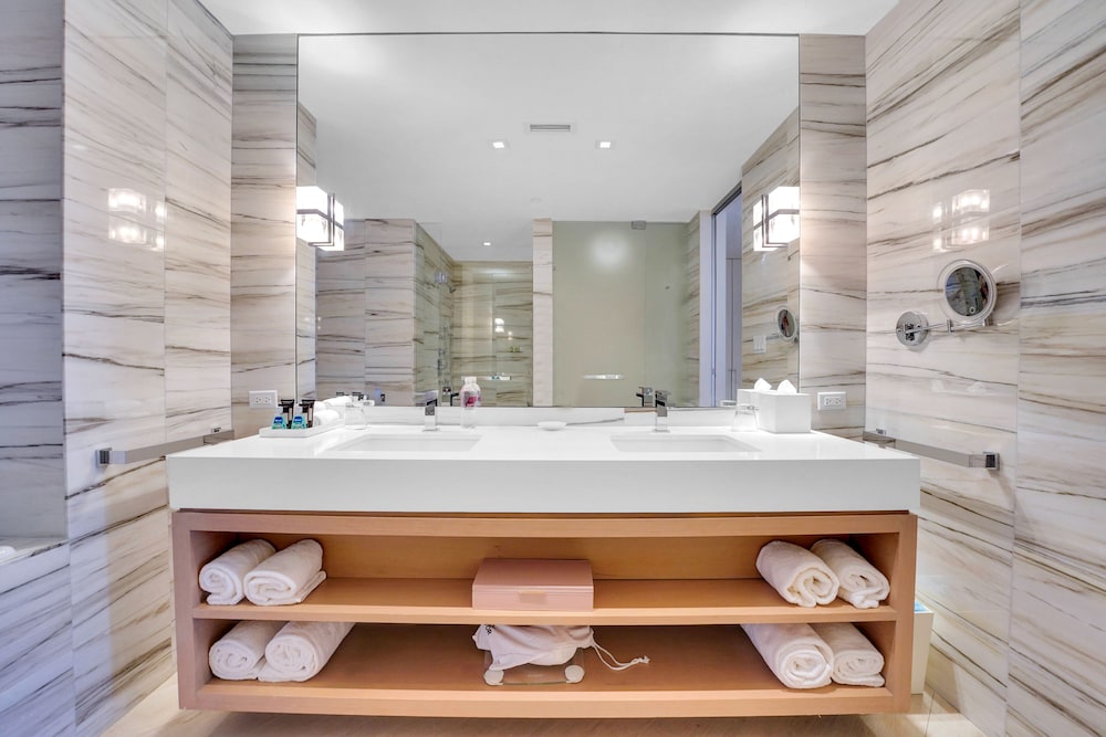 Private Residences at W SoBe by LRMB - photo 19