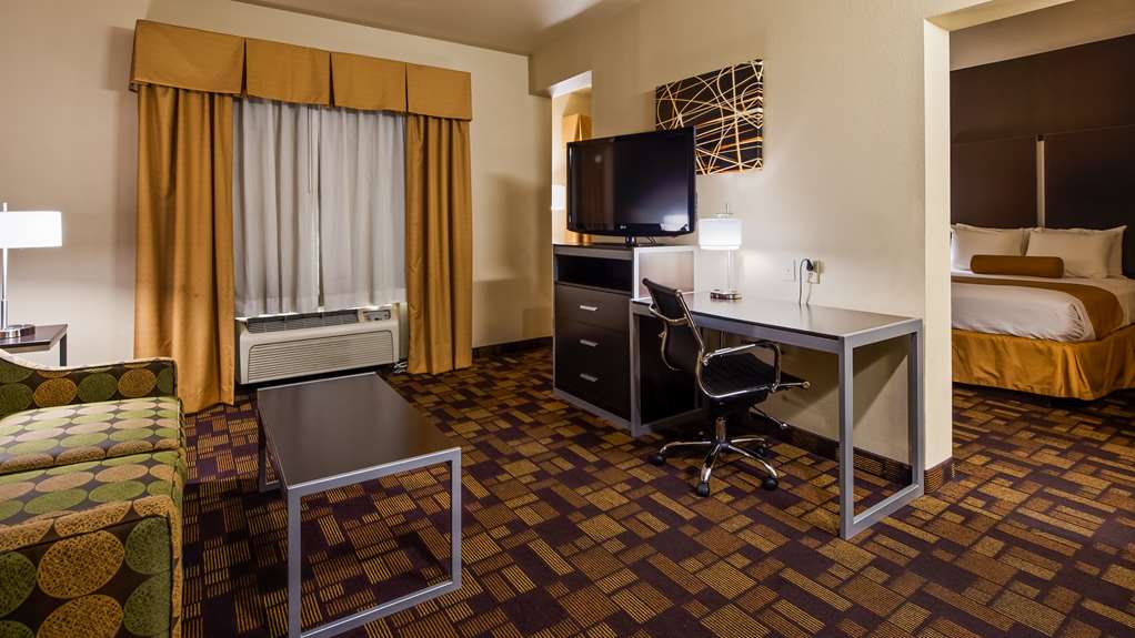 Best Western Windsor Pointe Hotel & Suites Frost Bank Center - photo 12