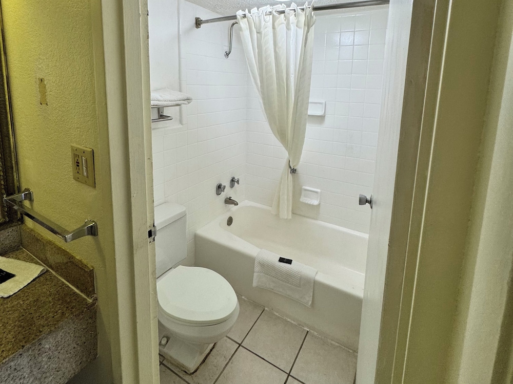 Budgetel Inn Phenix City - photo 37