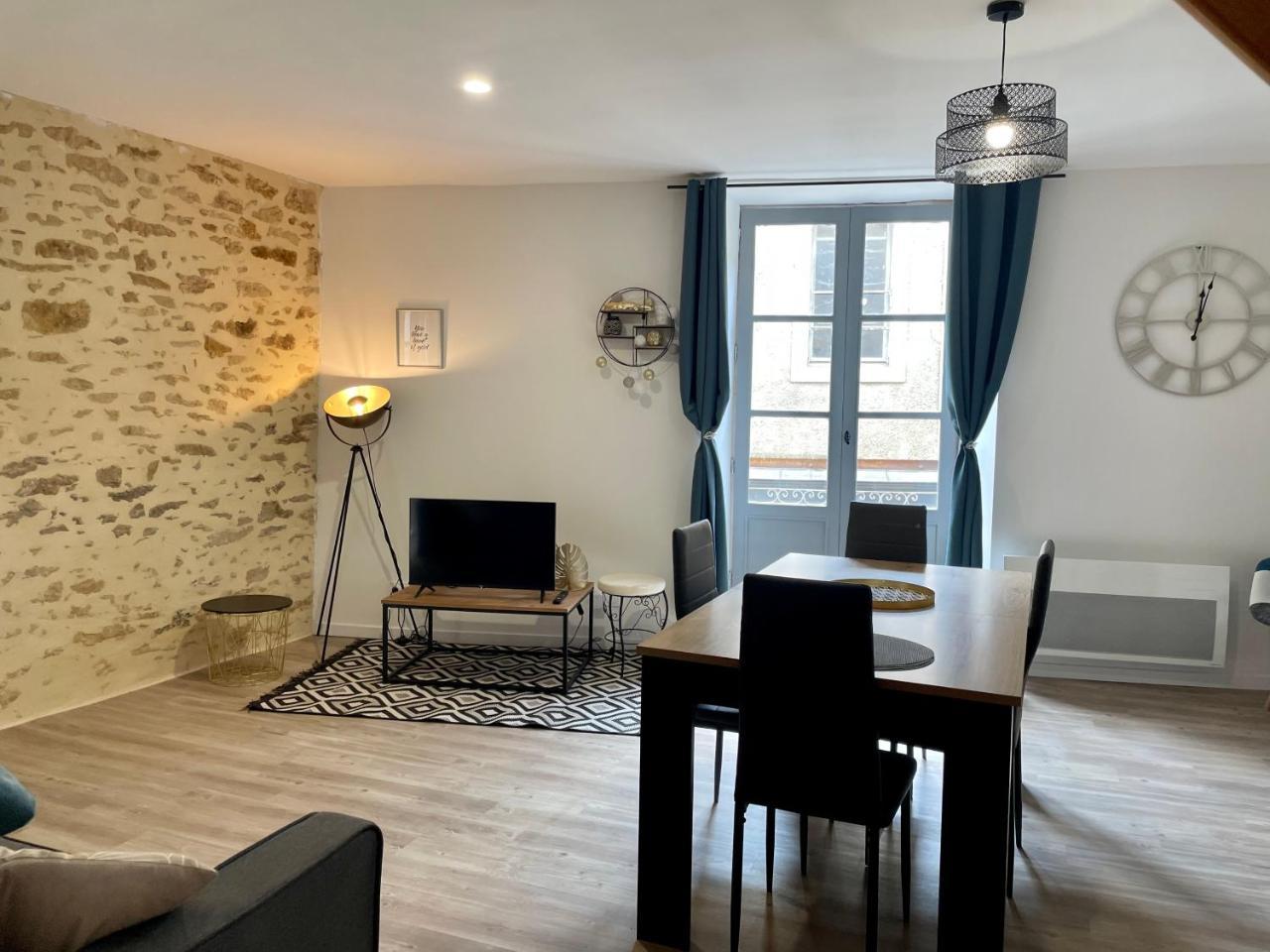 Au Charme de Sarlat in Sarlat-La-Caneda, France