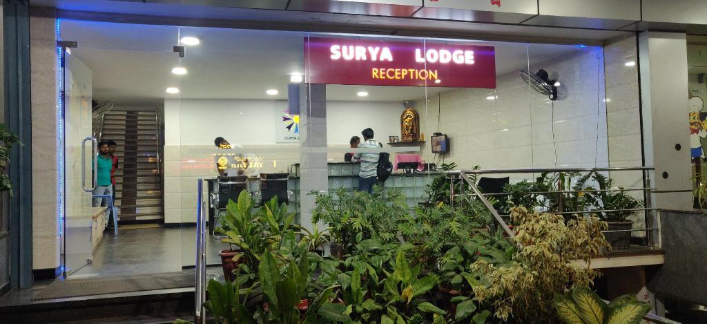 Hotel Surya — hotel in Hiriyur