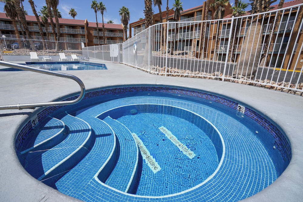 Lake Mead Inn - photo 2