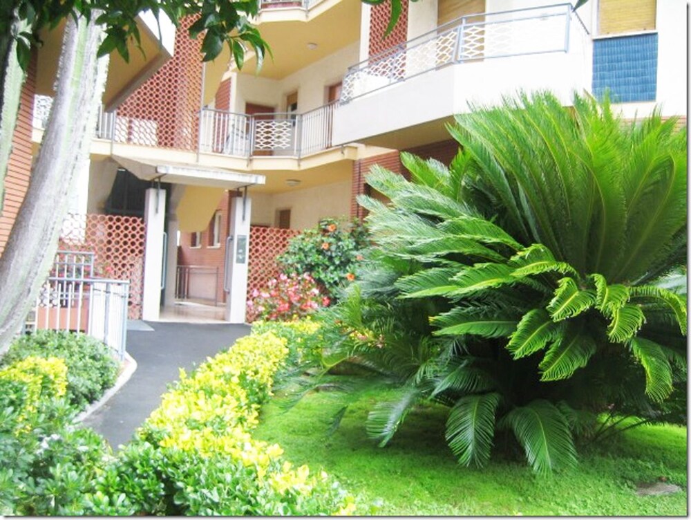 Bigarella 16 — 4-Star Luxury Hotel in Bordighera, Italy