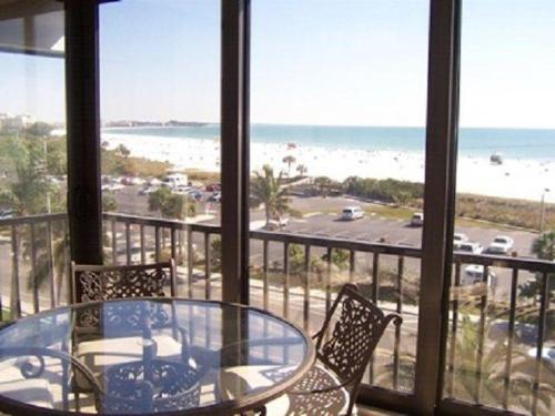 Crescent Royale Condominiums 512 — 4-Star Luxury Hotel in Siesta Key, United States
