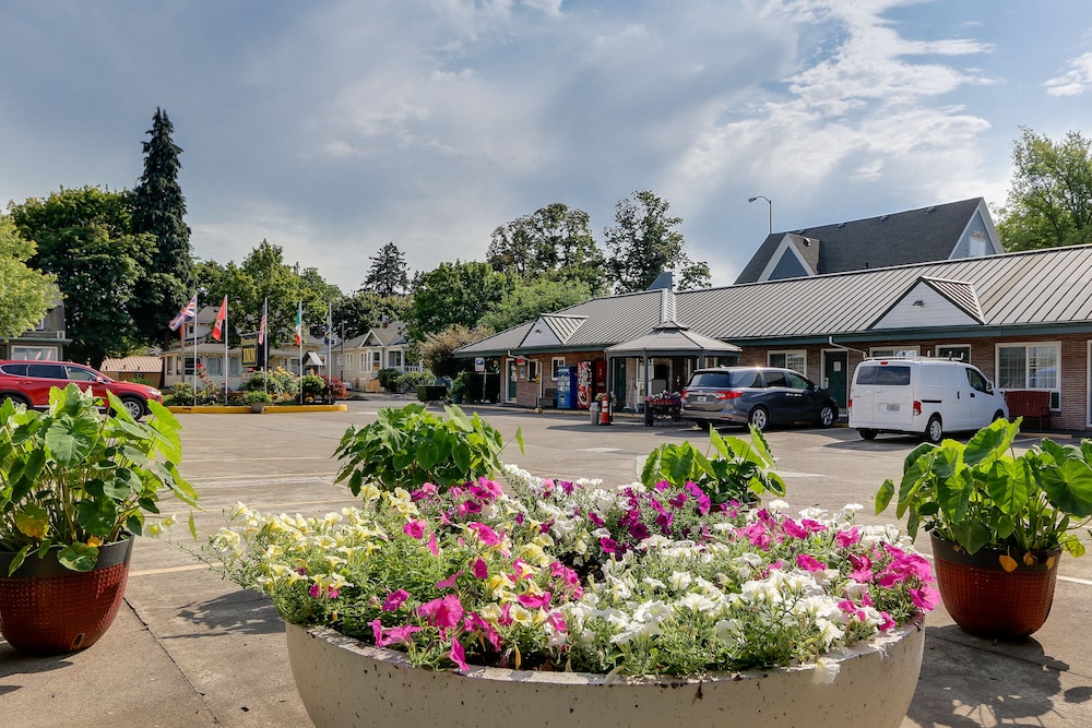 Courtesy Inn Downtown Eugene - photo 43