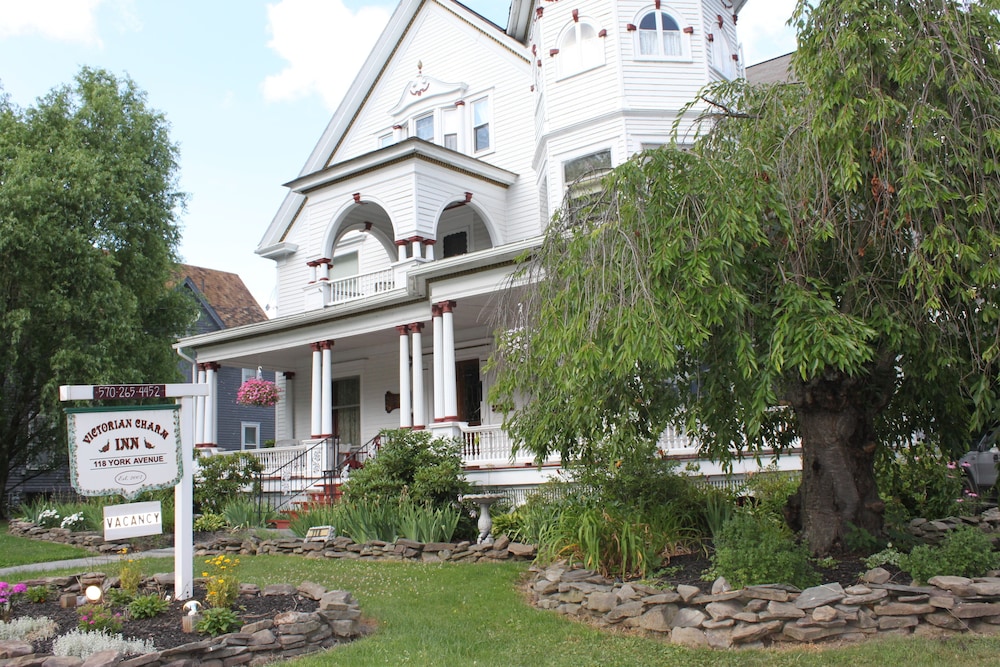 Victorian Charm Inn - featured photo