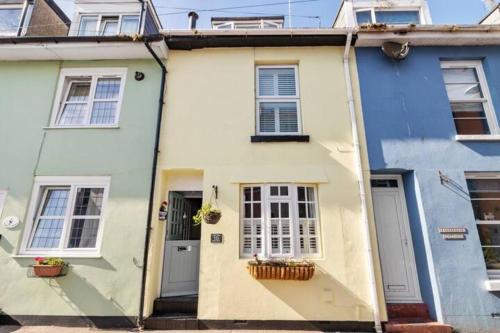 Hope Cottage Charming Characterful Property — 4-Star Luxury Hotel in Brixham, United Kingdom