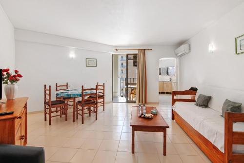 Casa Ferrão — 4-Star Luxury Hotel in Armacao De Pera, Portugal
