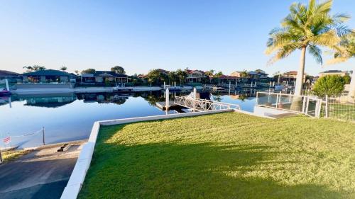 Anchorage Waterfront unit in Yamba — hotel in Yamba