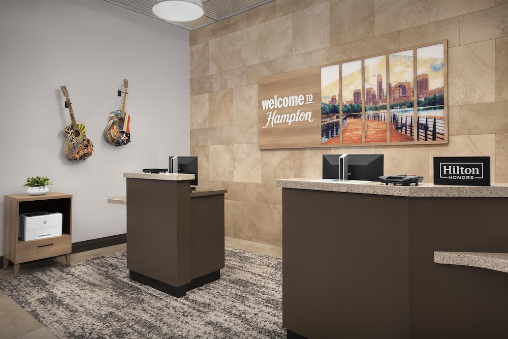 Hampton Inn & Suites Austin @ The University Capitol