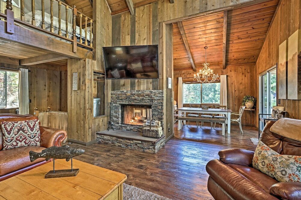 Stunning Mountain top Getaway w Multi level Decks — hotel in Lake Arrowhead