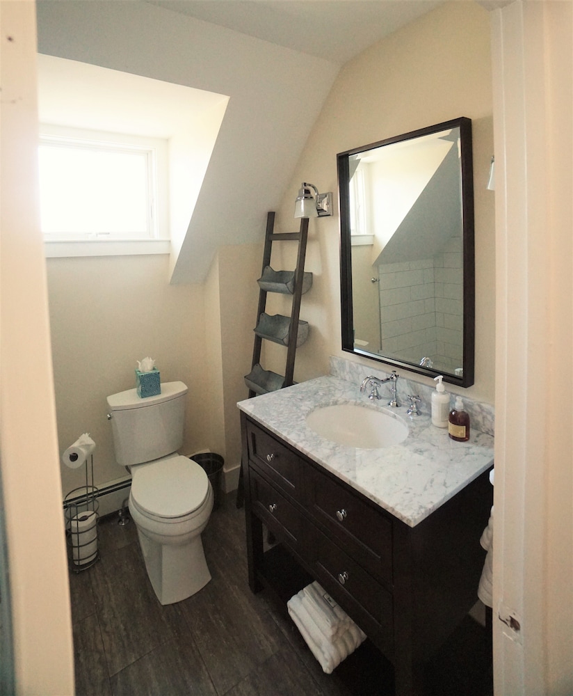 Sea Street Inn - photo 27