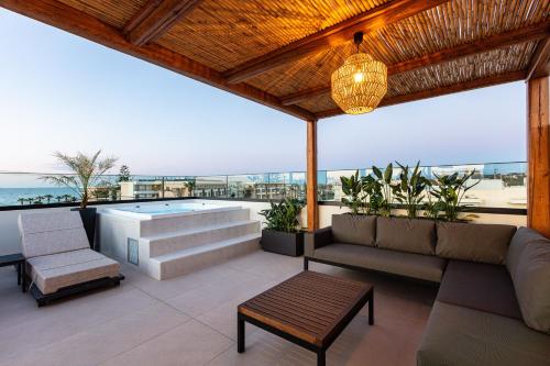 Isla Luxury Apartments Private Rooftop with Hot tub 100m from Beach — 4-Star Luxury Hotel in Rethymno, Greece