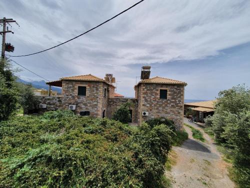 Frigano 2 — 4-Star Luxury Hotel in Kardamyli, Greece