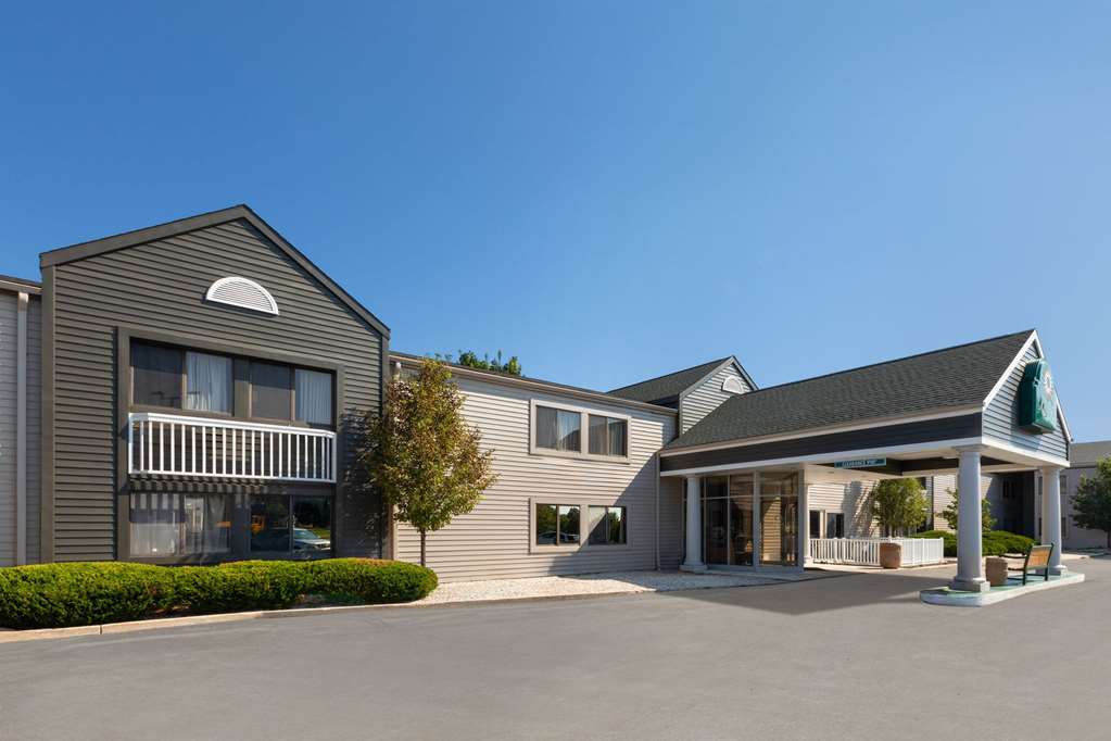 La Quinta Inn by Wyndham Sheboygan - photo 5