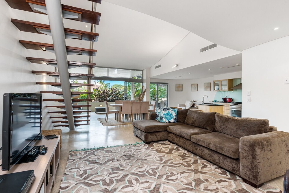 Jades on Lawson — 4-Star Luxury Hotel in Byron Bay, Australia