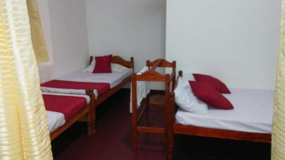 Colonial Inn - carbon neutral hotel in Jaffna