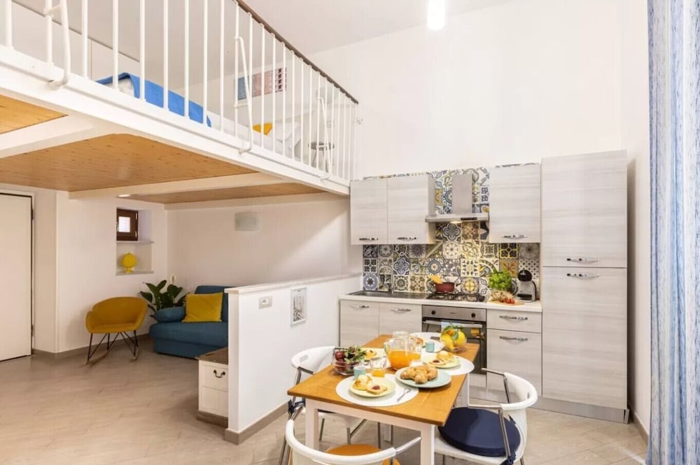 Cosy house under the Arches in Sorrento Old Town — 4-Star Luxury Hotel in Sorrento, Italy