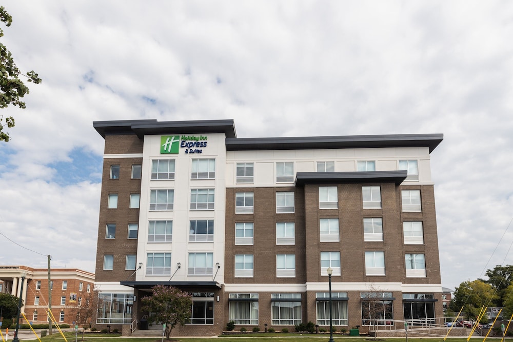 Holiday Inn Express & Suites Columbia Downtown The Vista by IHG in Columbia, United States