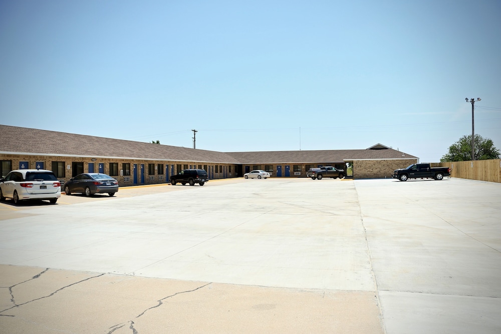Heritage Inn & Suites - photo 19