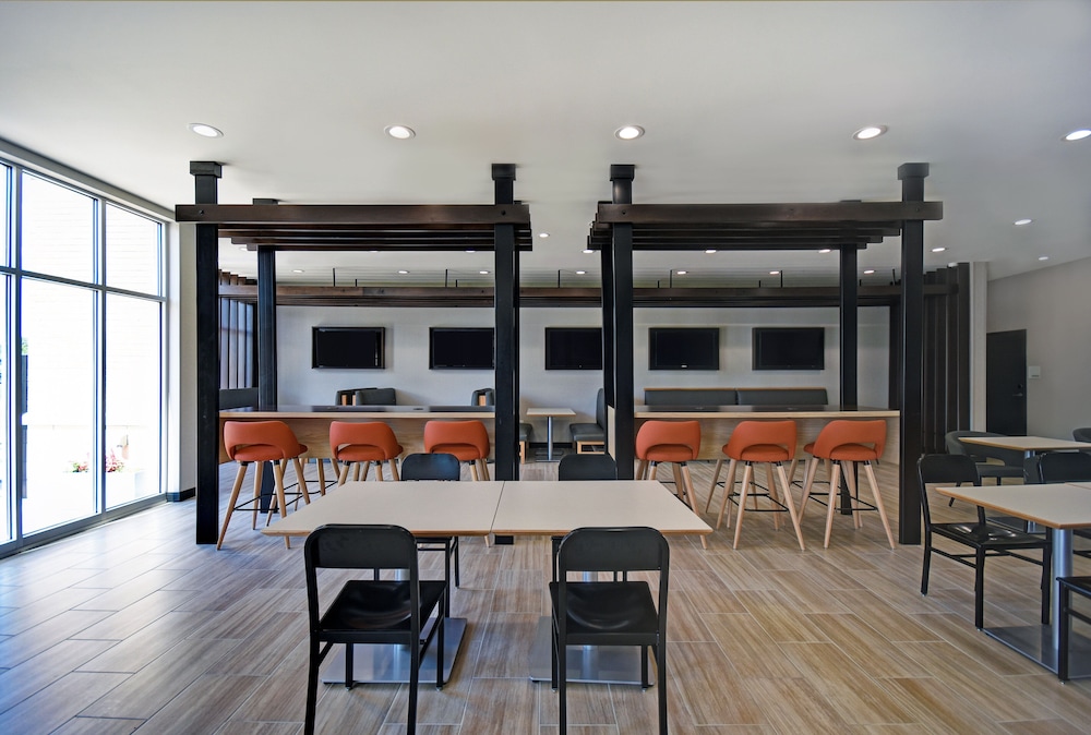 Holiday Inn Grand Rapids North Walker by IHG - photo 38