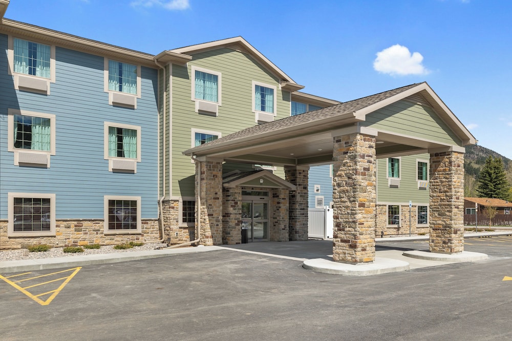 Cobblestone Hotel & Suites Alpine - photo 3