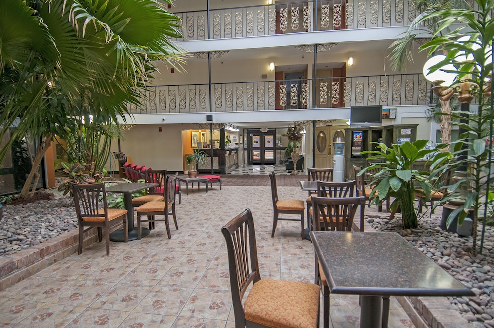 Governor's Suites Hotel Oklahoma City Airport Area - photo 2