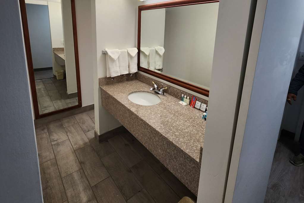 Clarion Inn Idaho Falls Riverfront - photo 39
