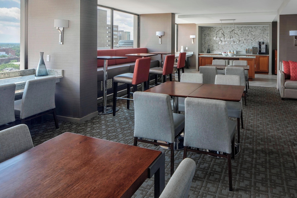 Sheraton Philadelphia University City Hotel - photo 22
