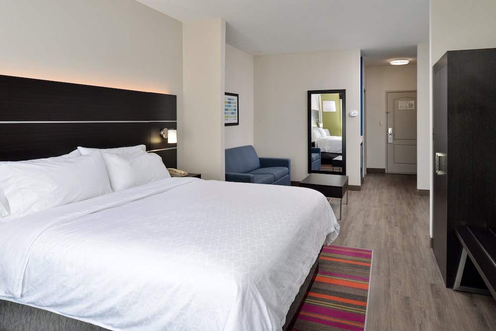 Holiday Inn Express Hotel & Suites Royse City by IHG - photo 23