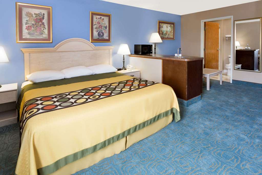 Super 8 by Wyndham Freeport - photo 14