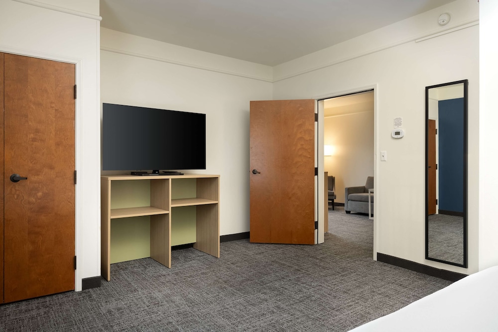 Spark by Hilton Savannah Airport - photo 9