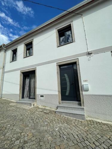 Casa dos avós — 4-Star Luxury Hotel in Vila Praia De Ancora, Portugal