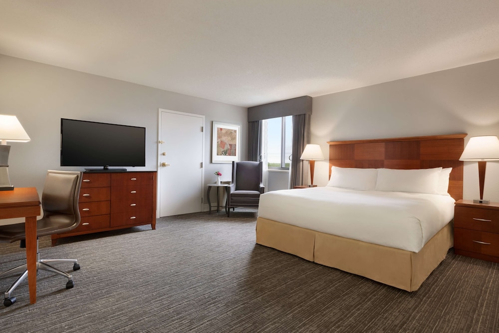 DoubleTree by Hilton Minneapolis Park Place - photo 30