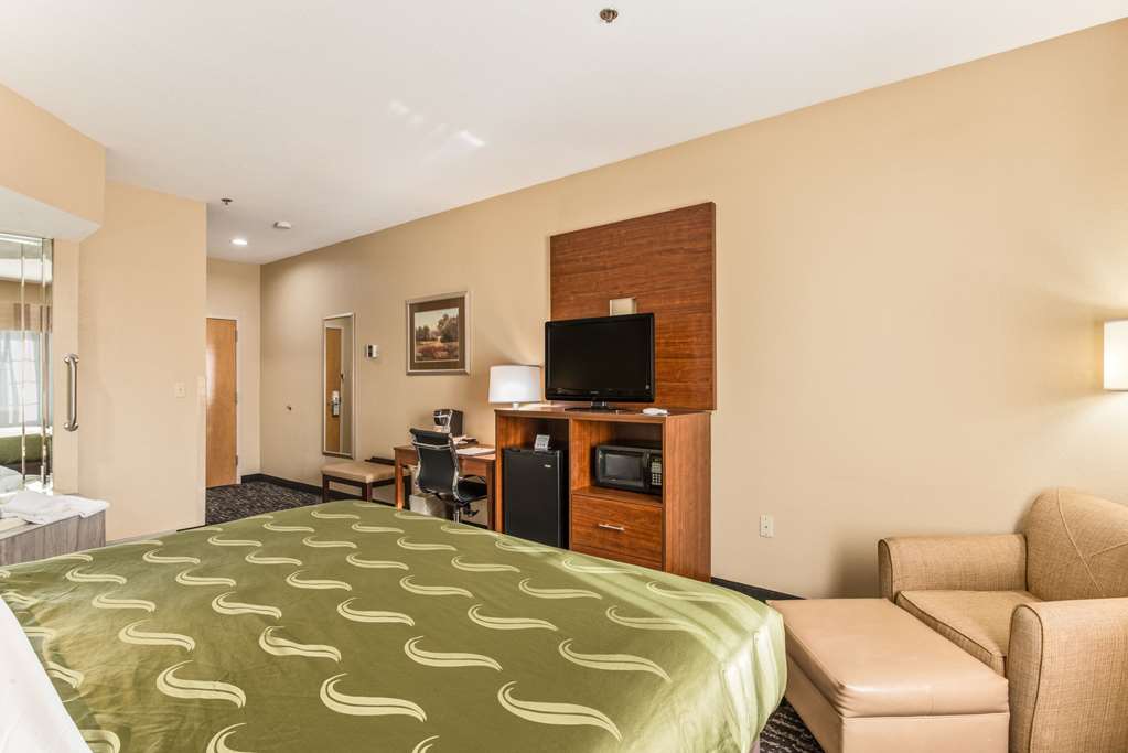 Quality Inn & Suites Hendersonville Flat Rock - photo 5