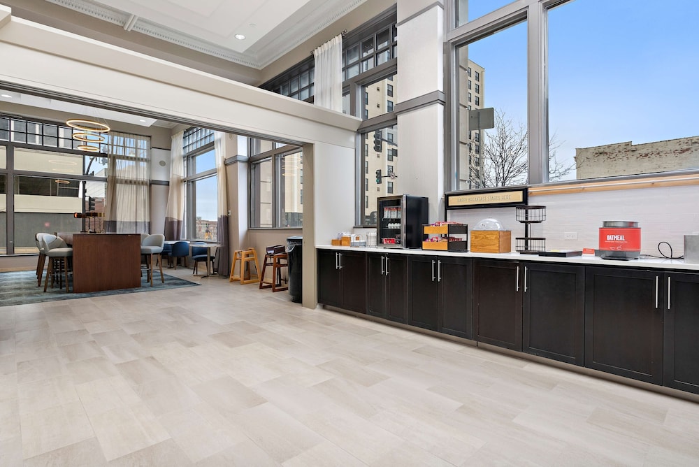 Hampton Inn Kansas City Downtown Financial District - photo 38