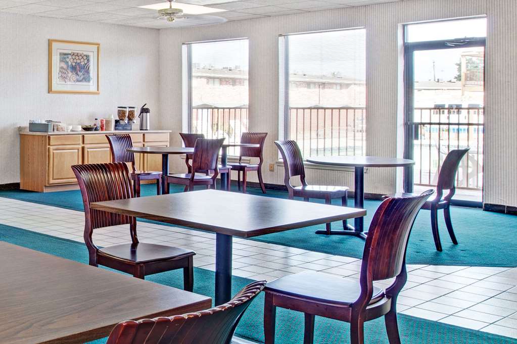 Knights Inn South Houston - photo 15