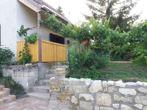 Bella Vendeghaz — hotel in Etyek