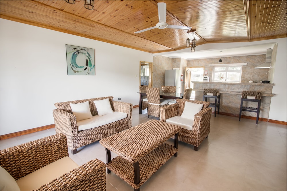 Flora's Self Catering Apartments — 4-Star Luxury Hotel in Victoria, Seychelles