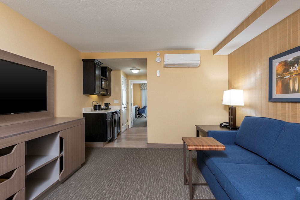 Hampton Inn Holland - photo 24