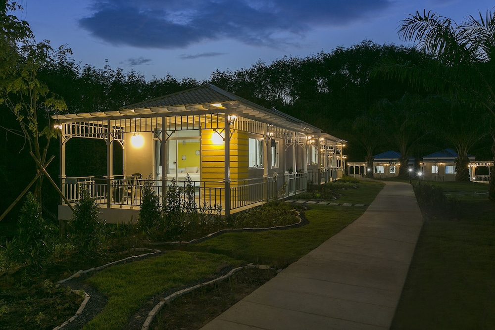 Again at Klongnga Resort in Phang Nga, Thailand